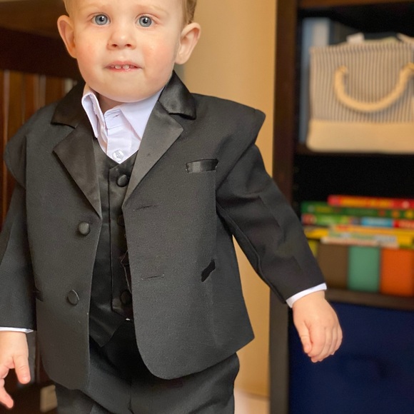 5 Piece Toddler Black Suit - Picture 7 of 16